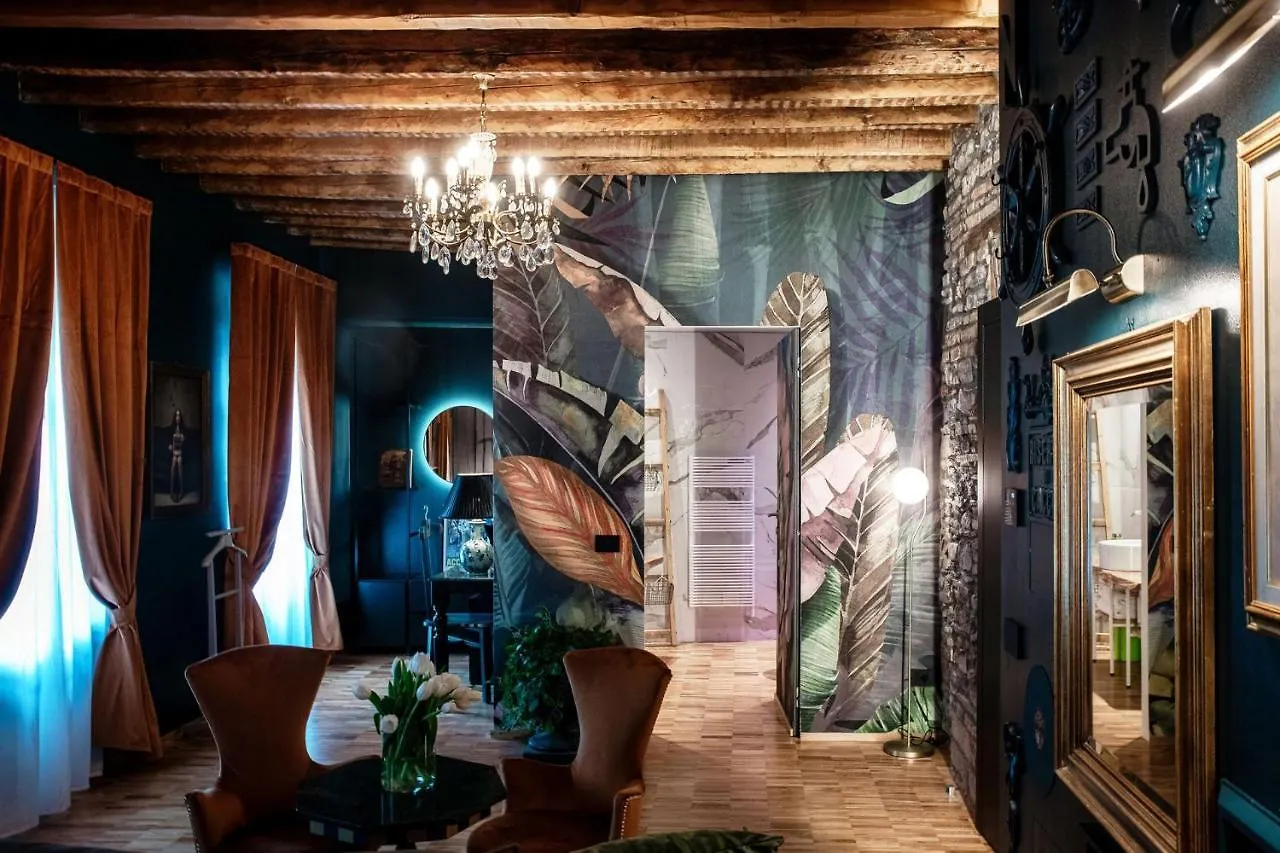 Aurum - Como Luxury Suites Guest house