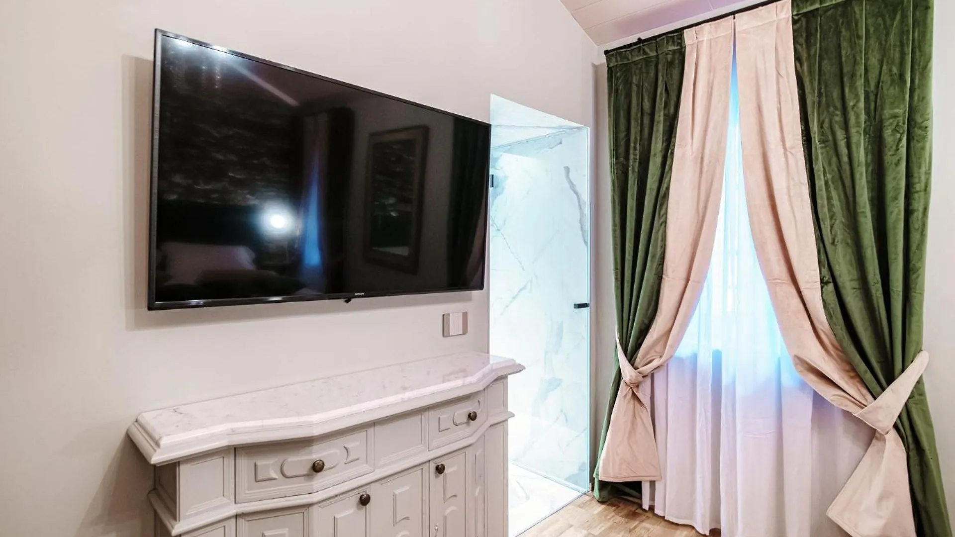 Aurum - Como Luxury Suites Guest house