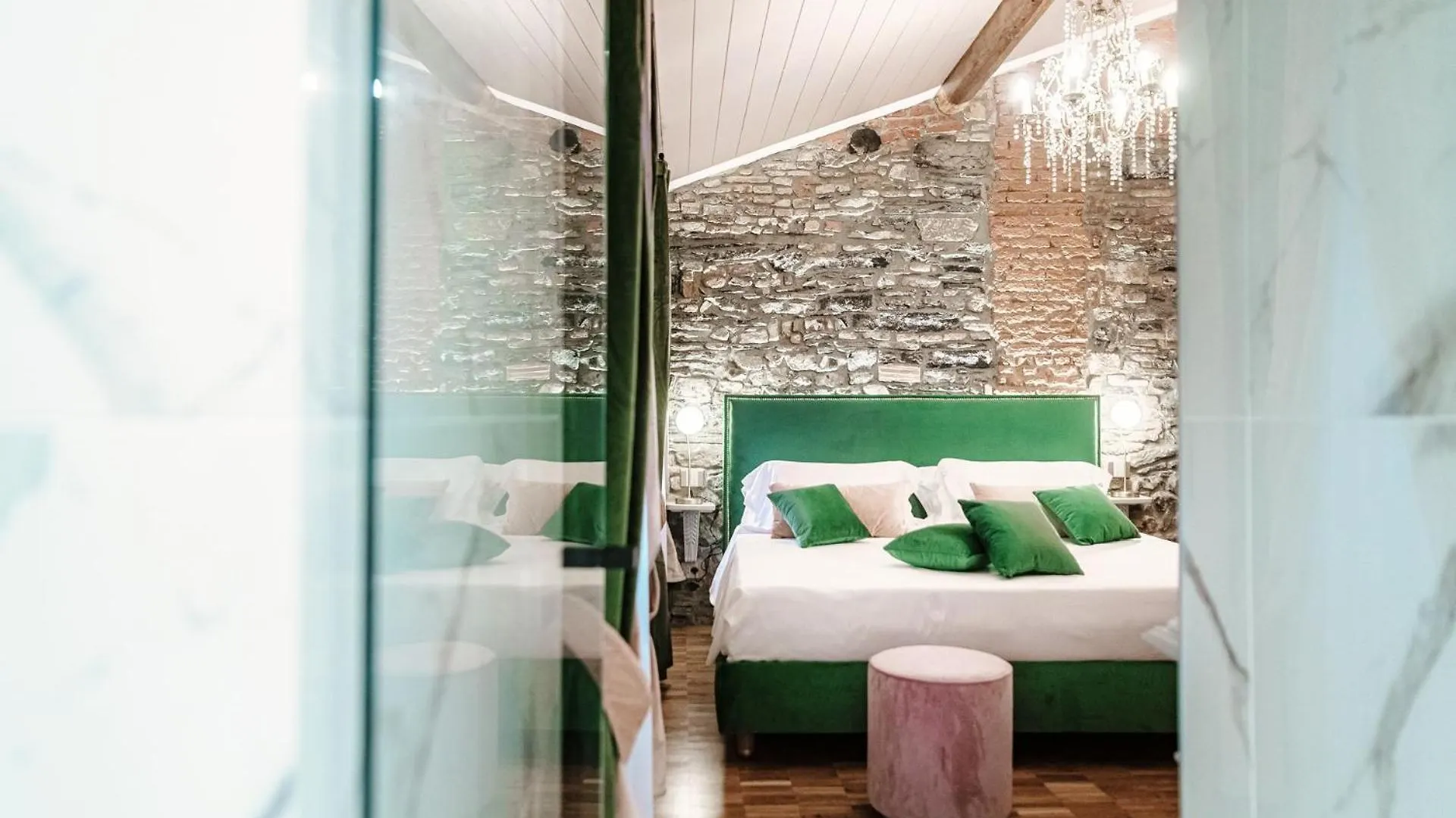 Aurum - Como Luxury Suites Italy
