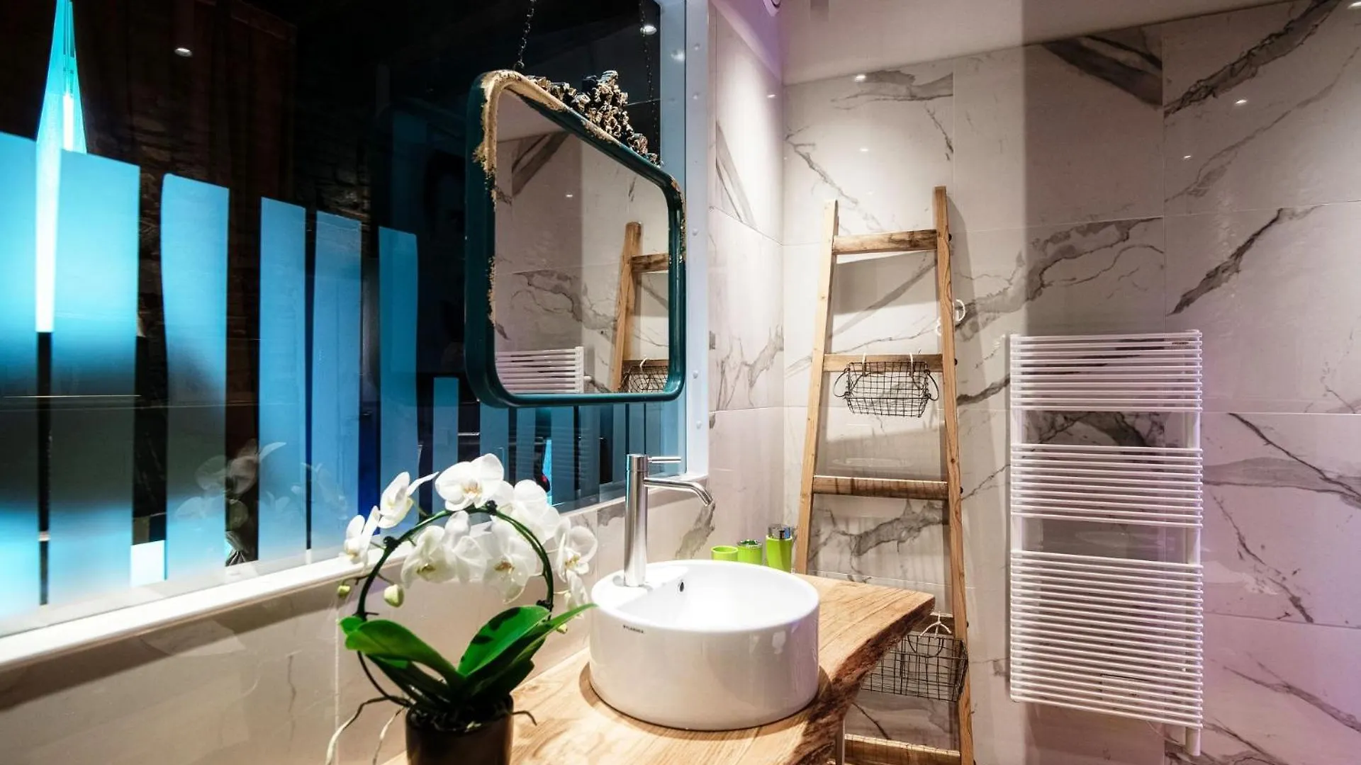 Aurum - Como Luxury Suites 0*,  Italy