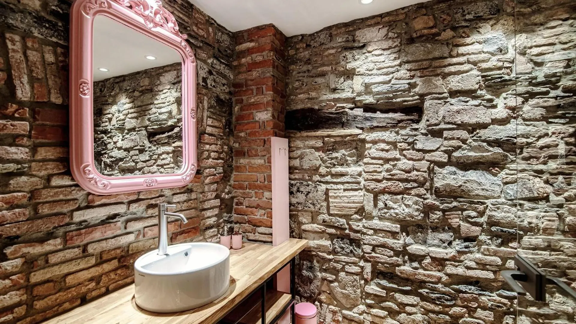 Aurum - Como Luxury Suites
