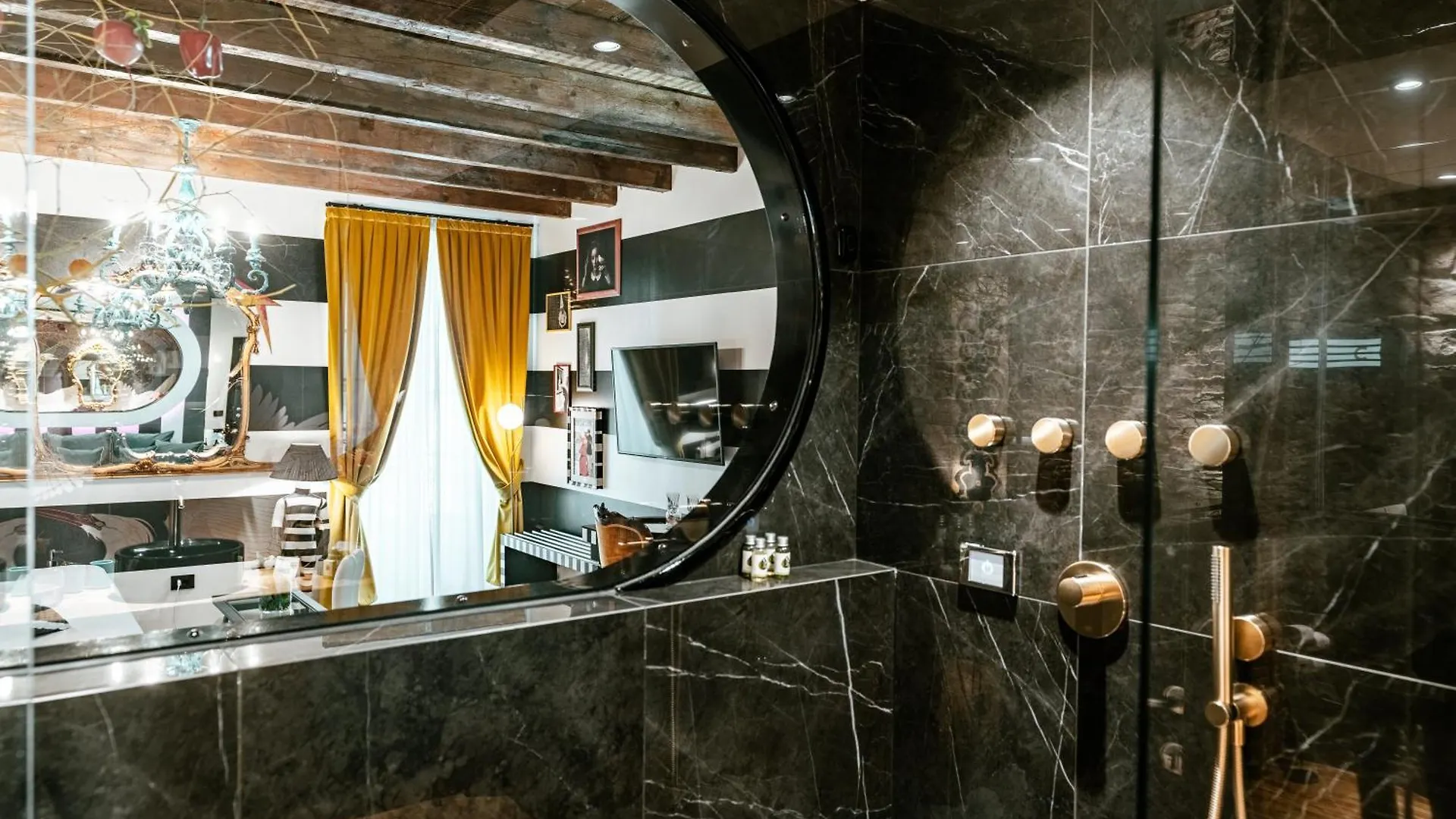 Guest house Aurum - Como Luxury Suites Italy