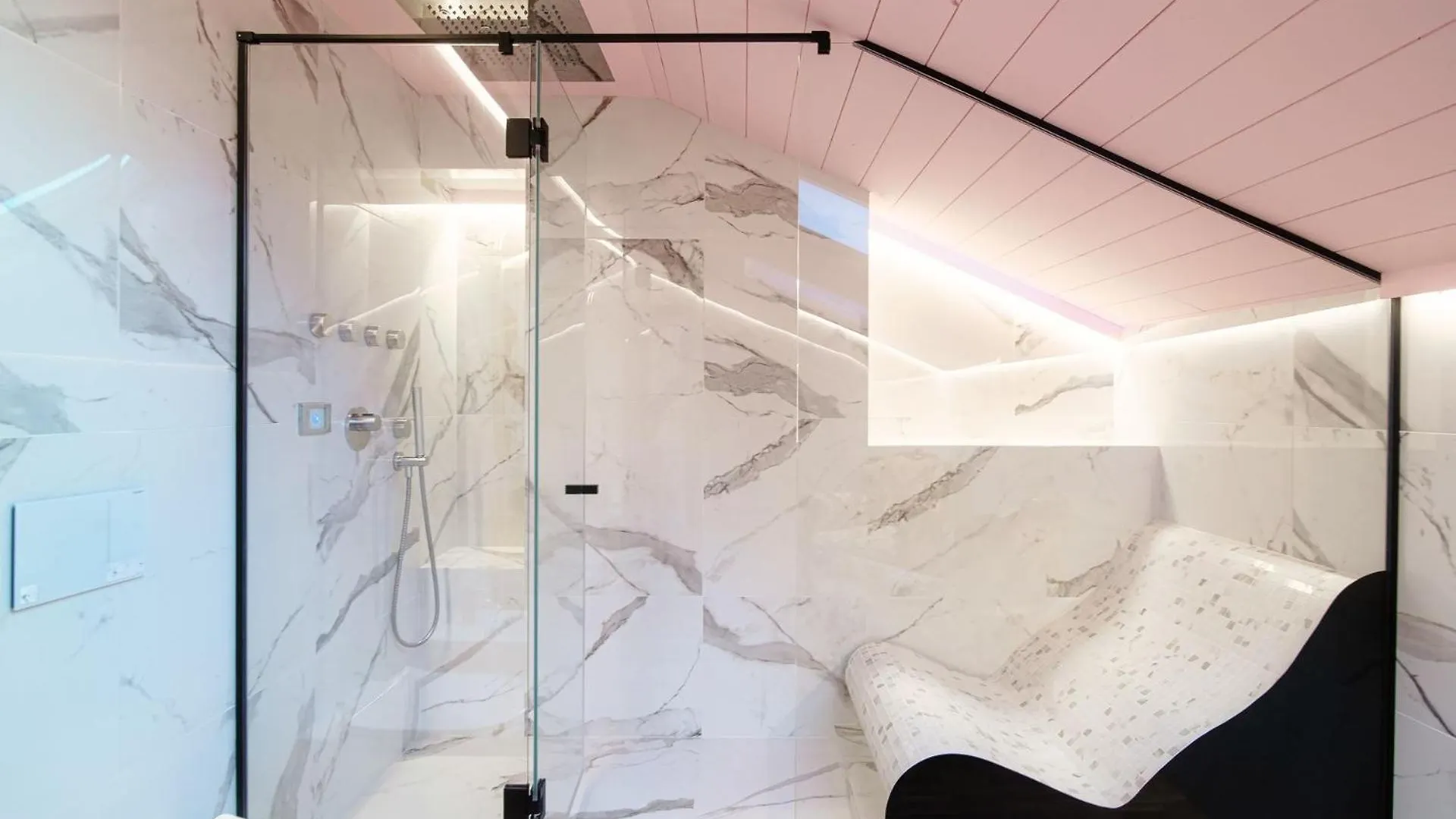 Aurum - Como Luxury Suites 0*,  Italy