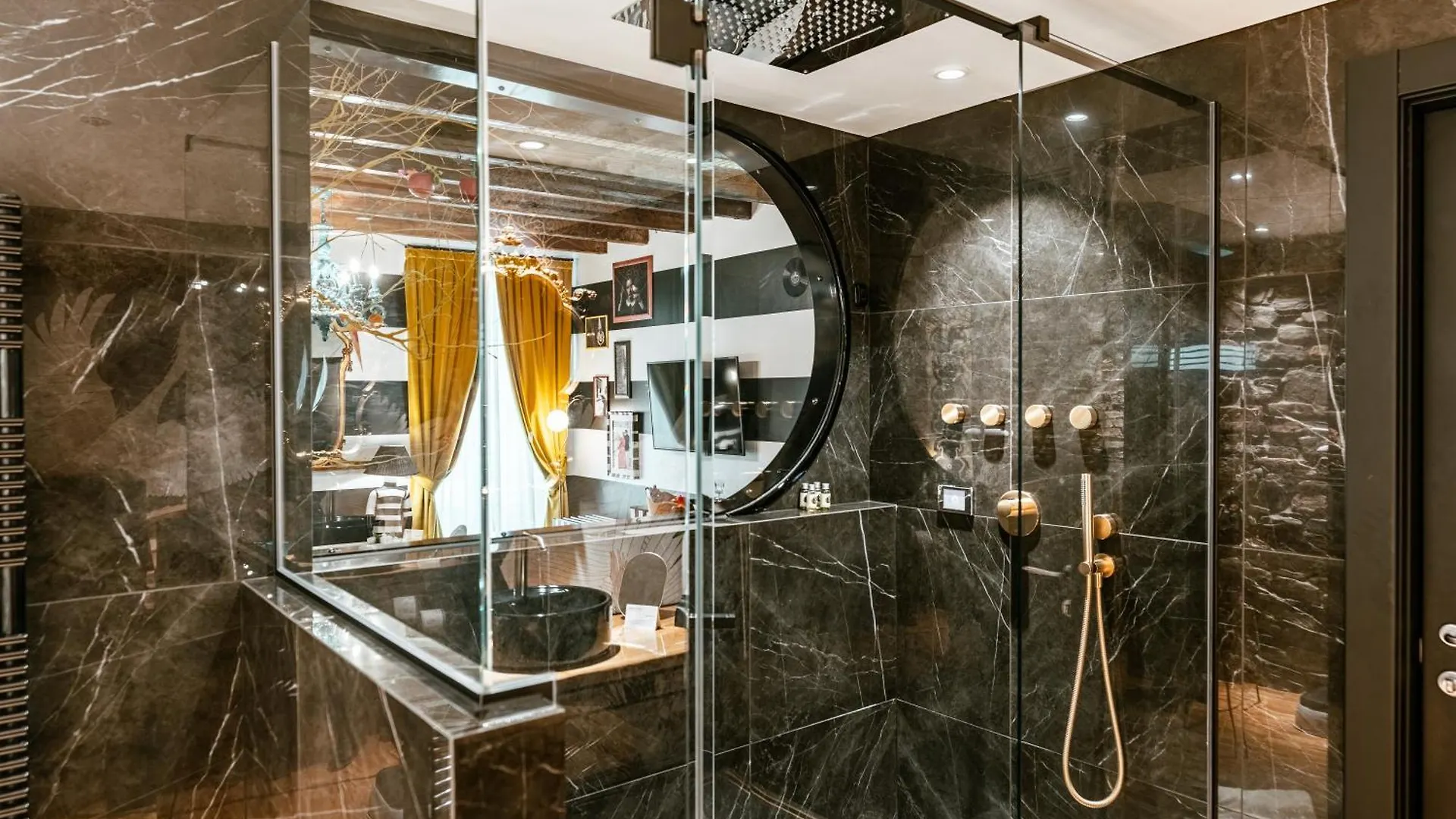 Aurum - Como Luxury Suites Guest house
