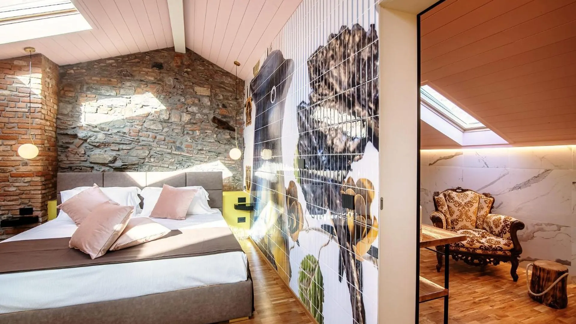 Aurum - Como Luxury Suites 0*,